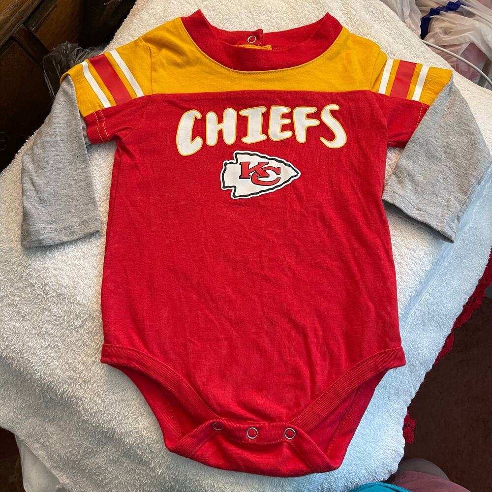 NFL Kansas City Chiefs Baby Bodysuit Long Sleeve Size 12M Football Super Bowl - Picture 2 of 6